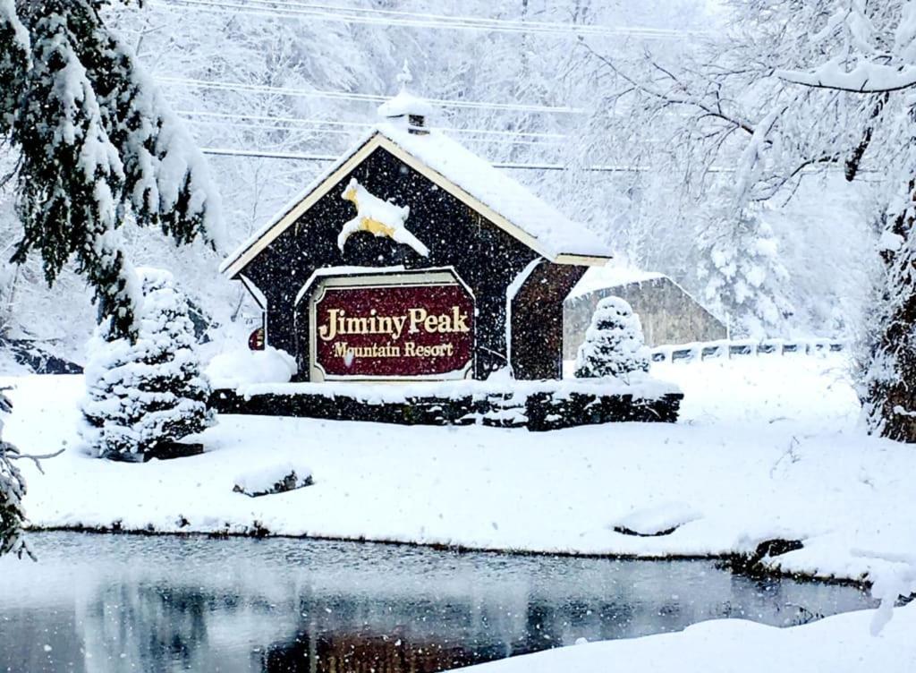 Gorgeous 1St Fl Mtn View Jiminy Suite Sleeps 4 Ski On Off Hancock Eksteriør billede
